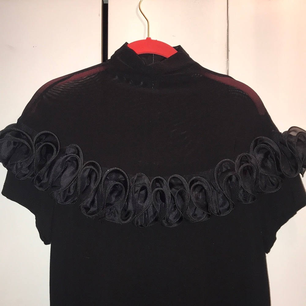 Ruffled top!!! - Picture 2 of 5